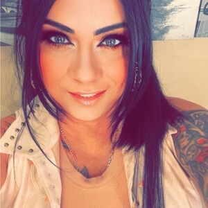 Meet your Posher, Veronica